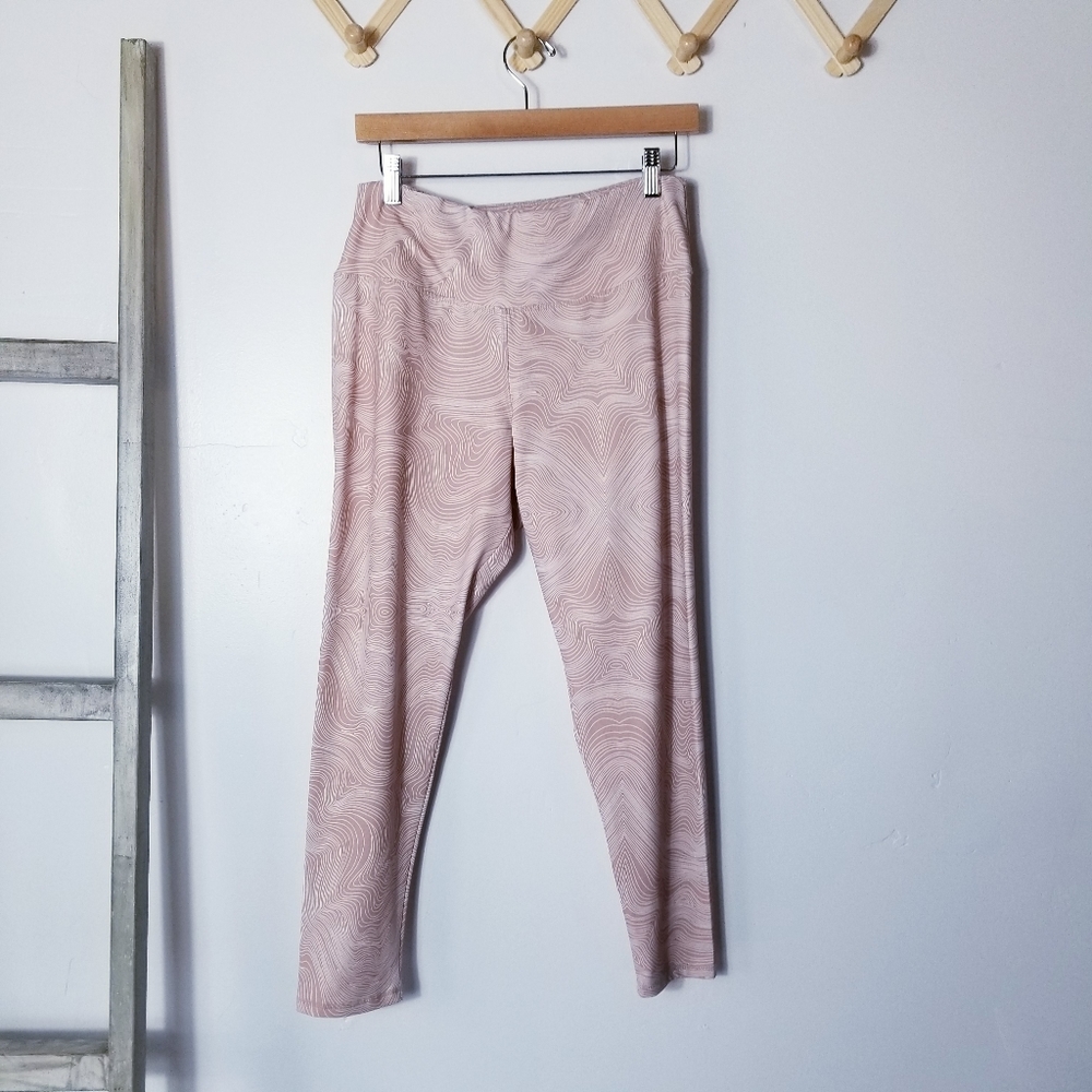 BCBGMaxAzria TAN AND WHITE HIGH RISE WORKOUT PANTS SIZE LARGE